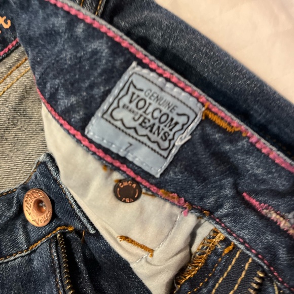 Womens Genuine Volcom Brand Jeans Size 7 - Picture 2 of 6